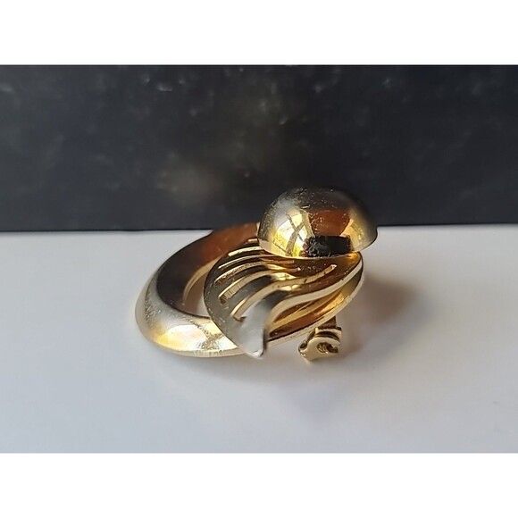 Coro Gold Tone Metal Brooch Vintage Costume Jewelry - Picture 4 of 10